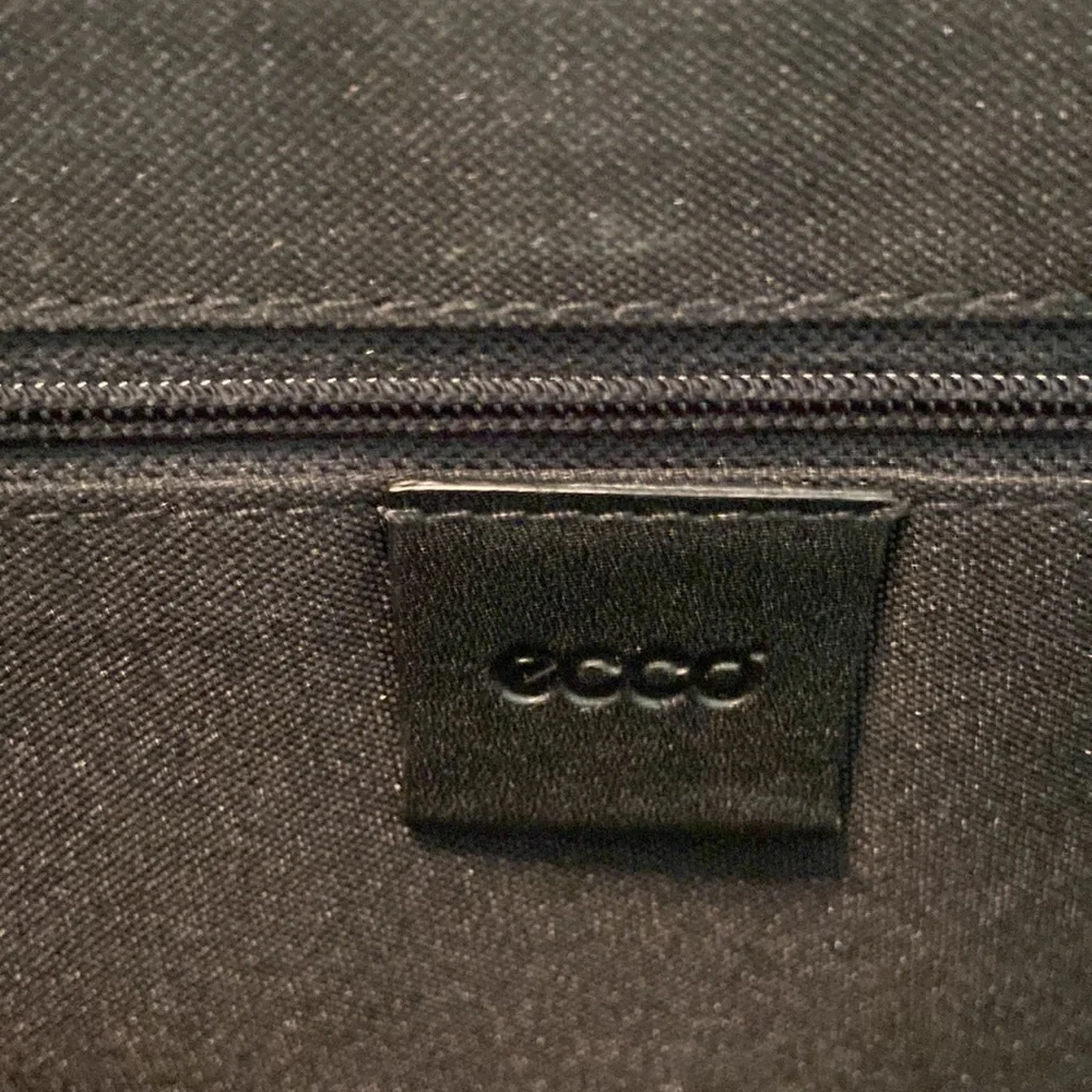 ECCO Bag can be for computer or anything else size 16” wide 12”